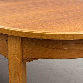 CARL MALMSTEN, matbord, tre iläggsskivor, "Ambassadör", för Åfors Möbelfabrik, 1900-talets andra hälft.