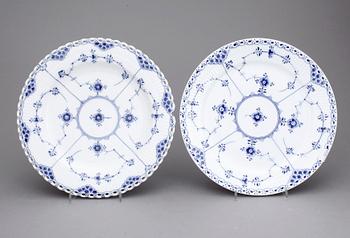 SERVISDELAR, 125 delar, porslin, "Musselmalet" Royal Copenhagen.