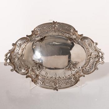 A sterling silver Rococo style bowl, 20th century.