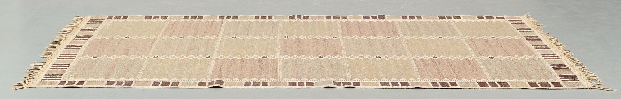 Barbro Nilsson, BARBRO NILSSON, A CARPET, "Salerno grå med enkel bård", flat weave, ca 245 x 170,5 cm, signed AB MMF BN.
