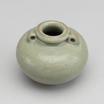 A SAWANKHALOK VASE THAILAND 16TH CENTURY.