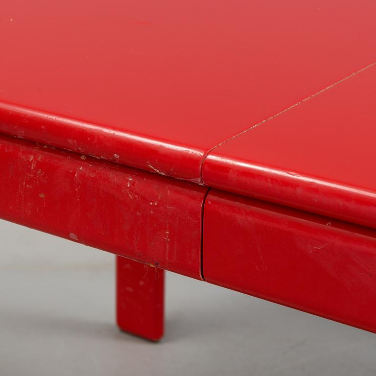 A table and six chairs 'Flamingo' by Eero Aarnio, Asko, Finland.