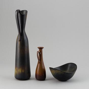 GUNNAR NYLUND, two stoneware vases with handles and a bowl, Rörstrand 1950-60's.