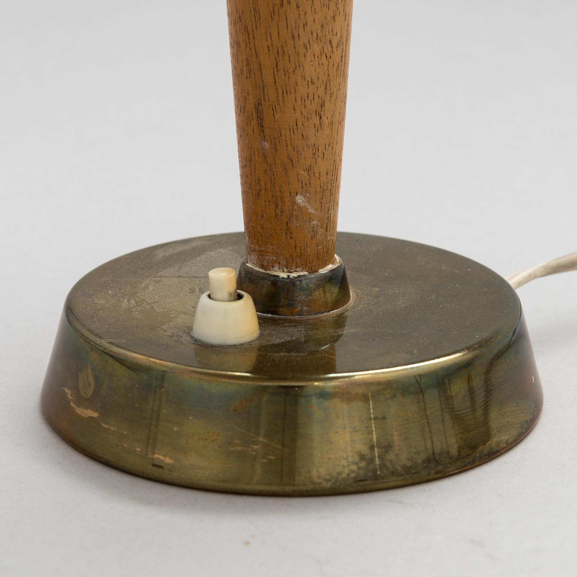 Bordslampa, K 11-25, Idman, Finland 1900-talets mitt.