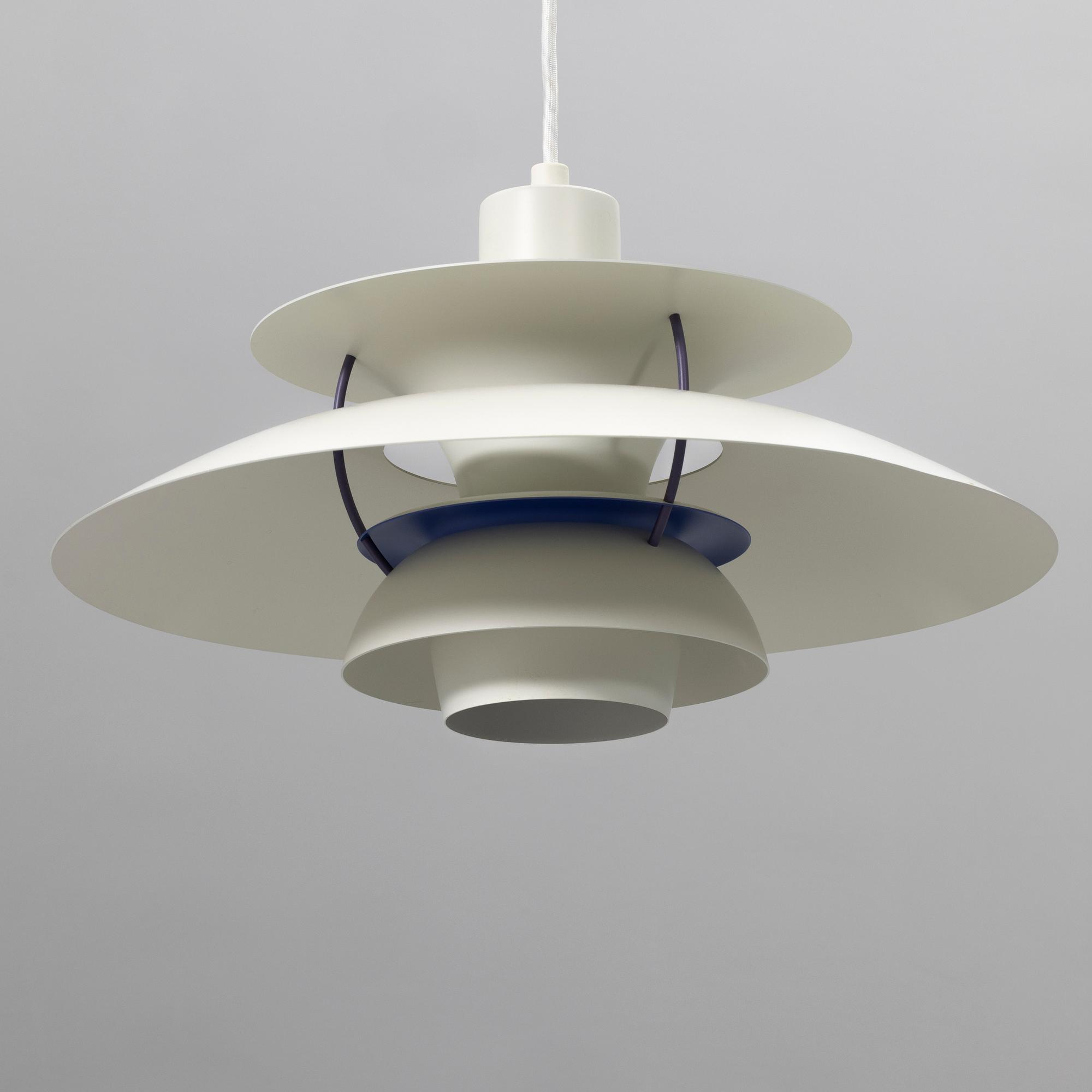 Poul Henningsen, taklampa, "PH 5", Louis Poulsen, Danmark.