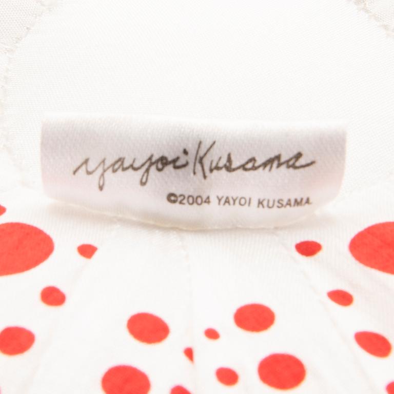 Yayoi Kusama, by object / multiple Dots obsession 2004.