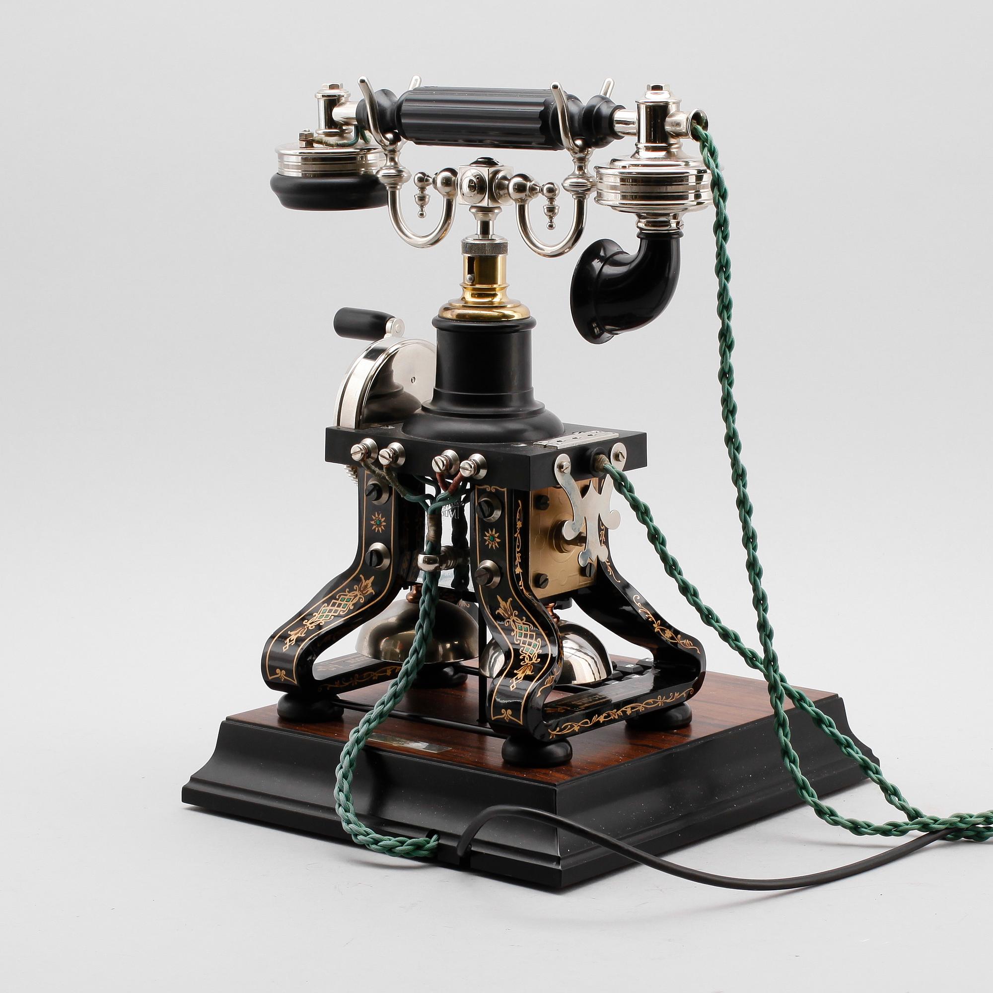 BORDSTELEFON, jubileumsmodell efter "Taxen", LM Ericsson, 1900-talets senare del.