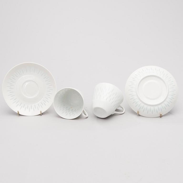 A 40-piece set of tableware in porcelain, signed F.H.Kj. Finland Arabia.