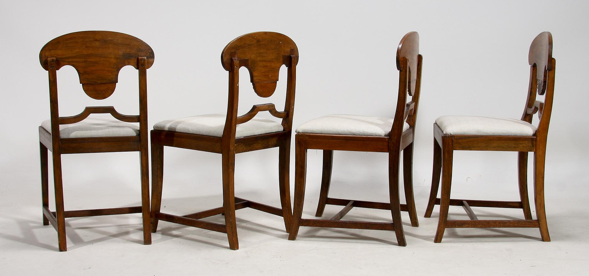 STOLAR, 4 st. Karl Johan, provinstillverkade, 1800-talets första hälft.