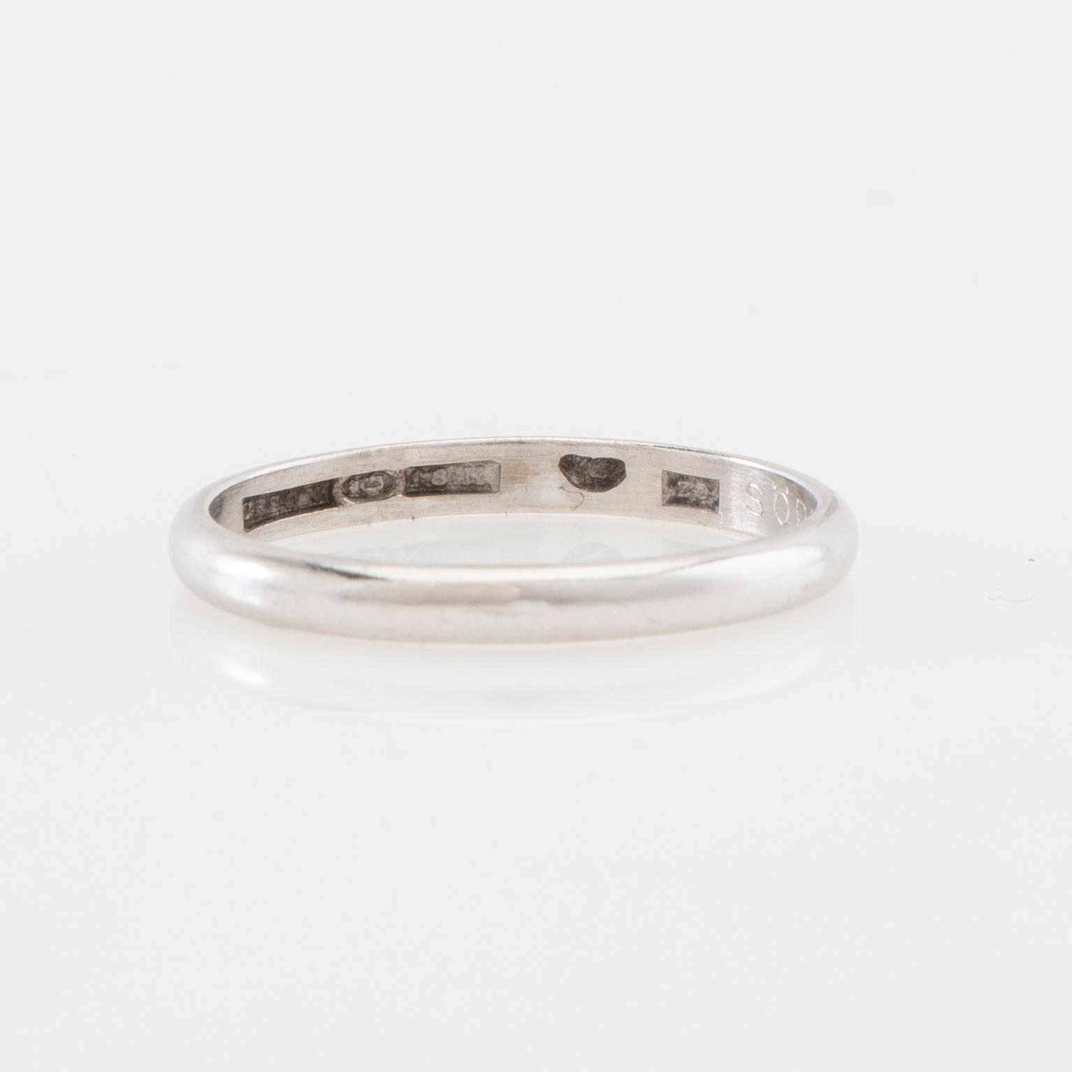 Ring 18K vitguld.