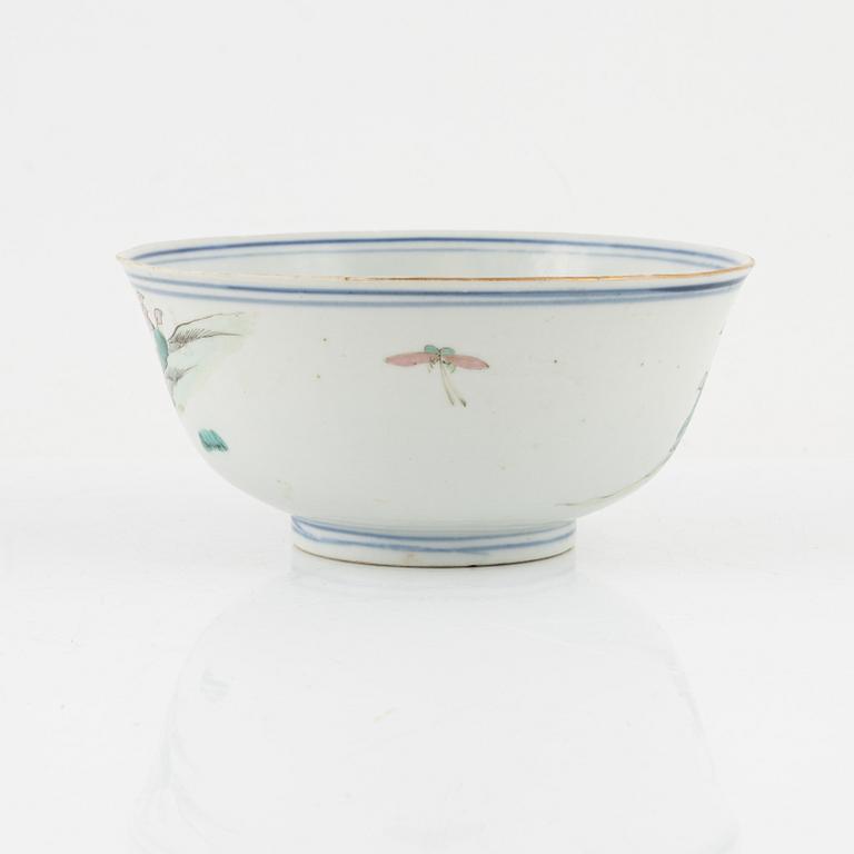 A porcelain bowl, China, end of the 19th century.