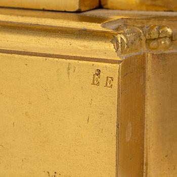 Bordspendyl, Louis XVI-stil, Glasgow, omkring år 1900.