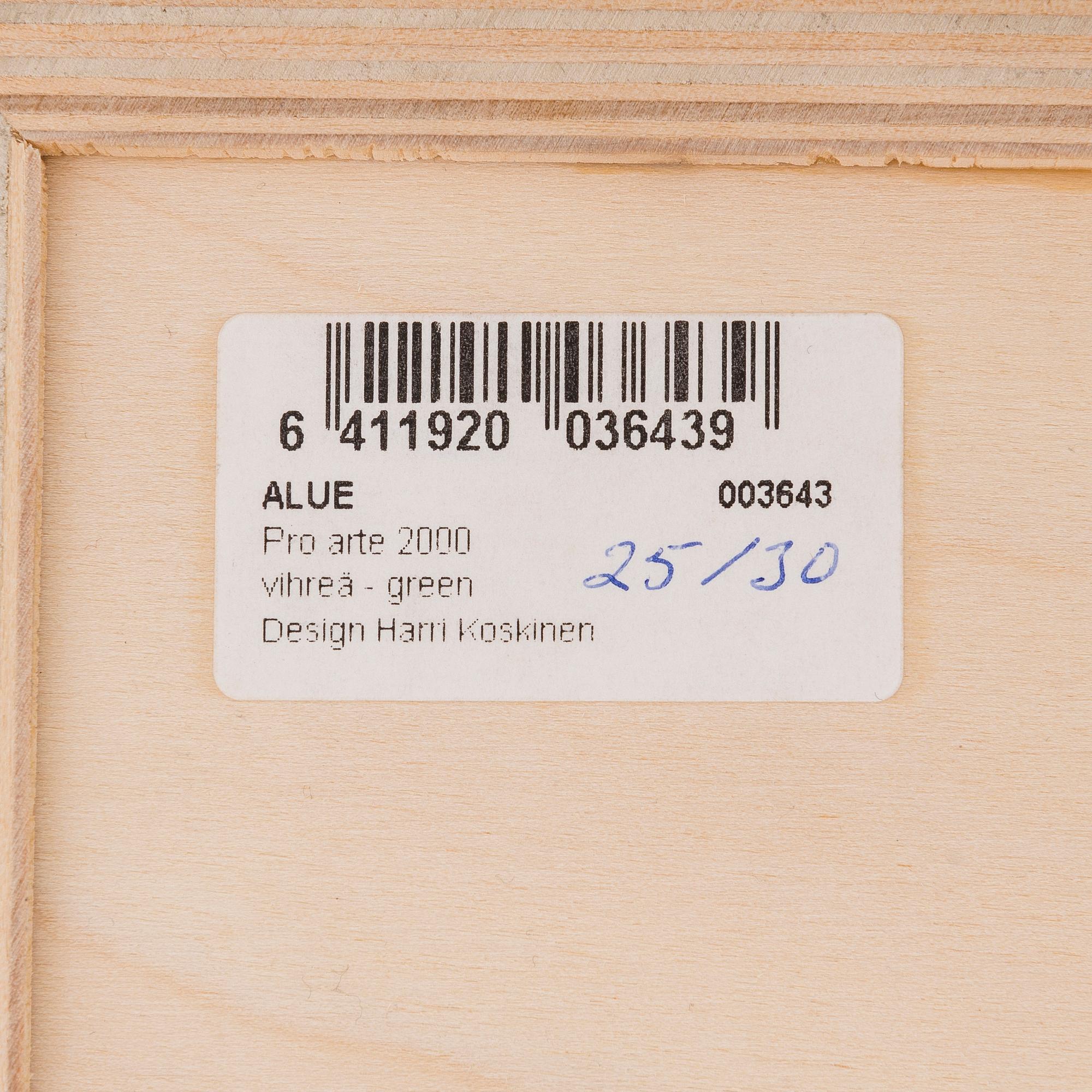 Harri Koskinen, lasiveistos, "Alue", Pro Arte, signeerattu Harri Koskinen, Iittala 2000, 25/30.