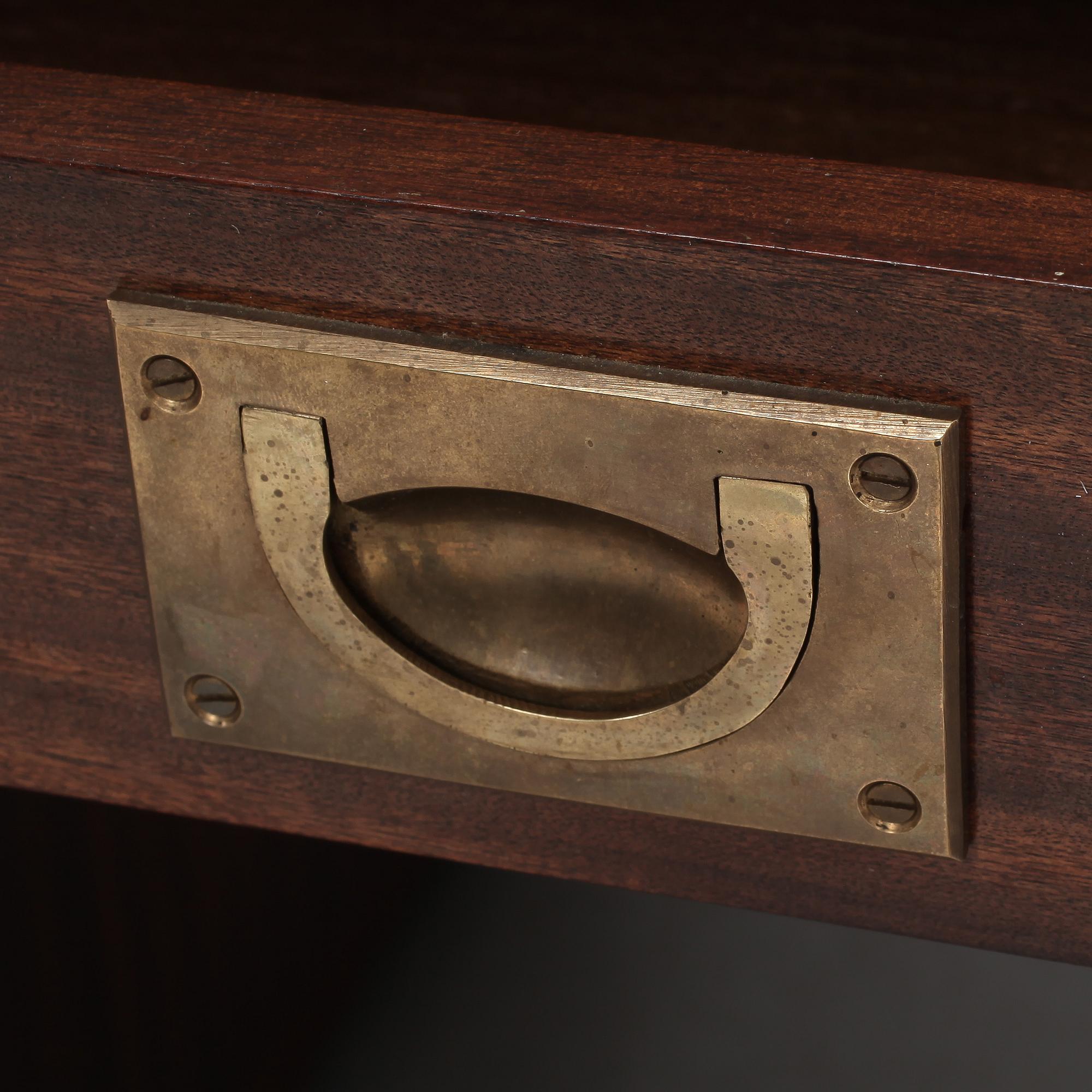 SKRIVBORD, Bevan Funnell, LTD, New Haven, England, 1900-talets andra hälft.