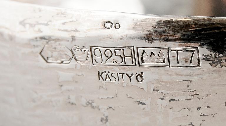 SKÅL, silver, Käsityö, Finland 1972 samt BÄGARE, silver, E Löfman, MGAB, Uppsala 1973. Tot vikt 217 g.