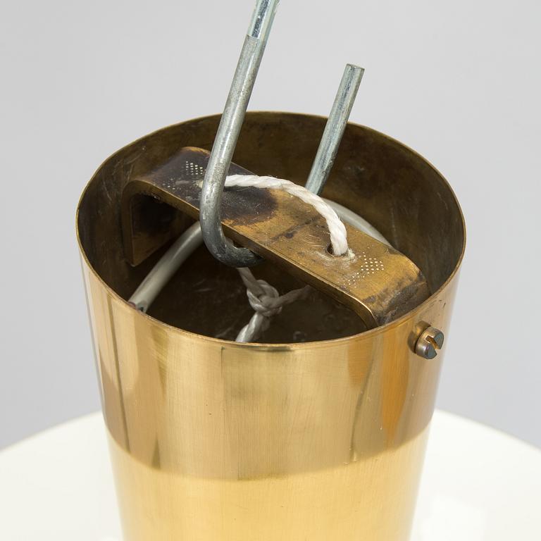 Paavo Tynell, taklampa, modell 9045 Idman 1900-talets mitt.