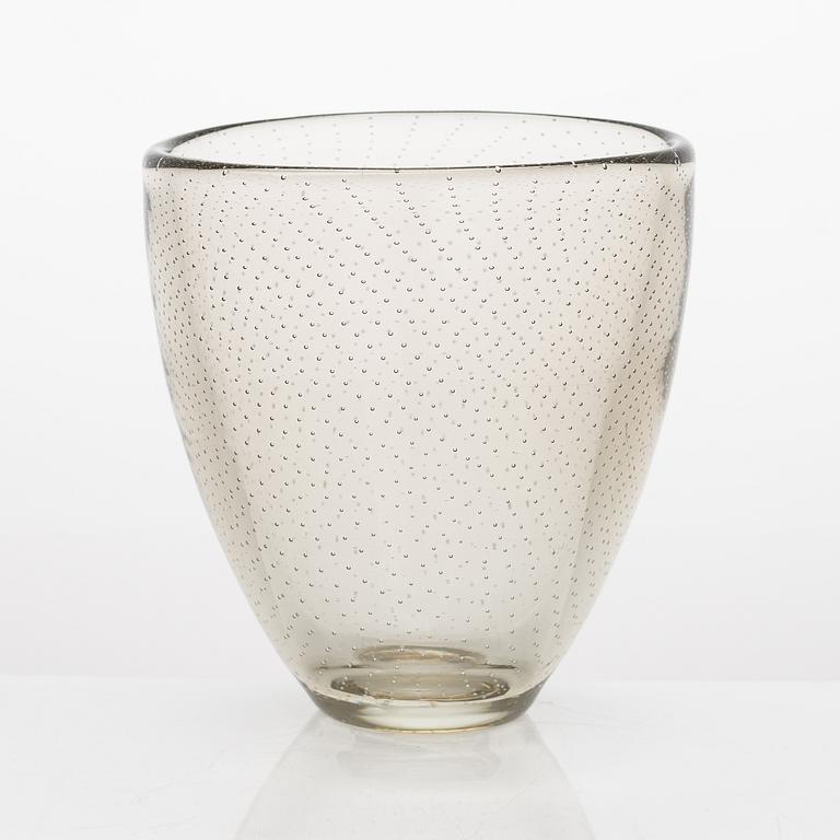 Gunnel Nyman, a glass vase signed G. Nyman Notsjö 1947.