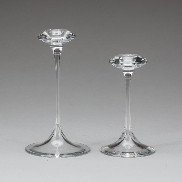 LJUSSTAKAR, ett par, glas, Kjell Engman, Kosta Boda. 1900-talets slut.