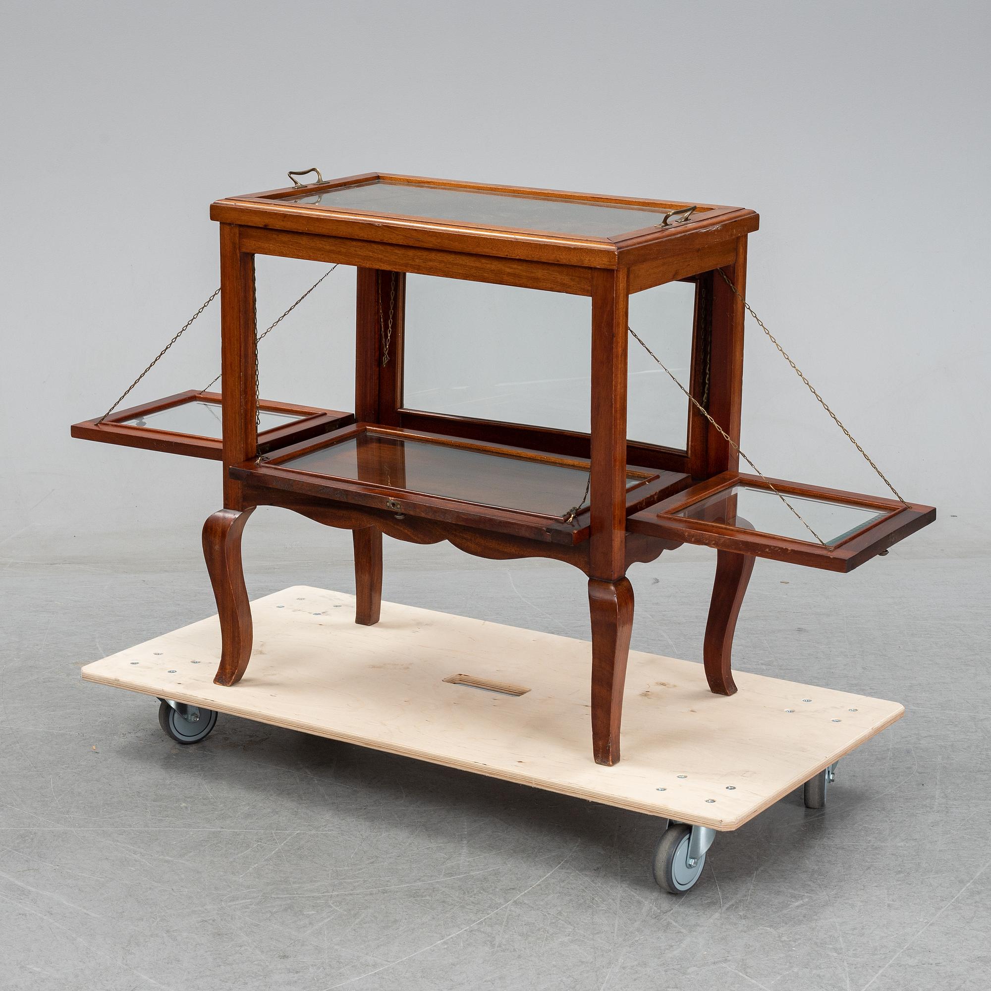 Monterbord/Serveringsbord, 1900-tal.