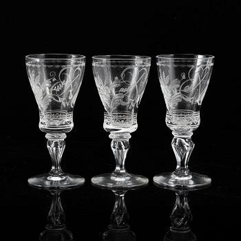 VICKE LINDSTRAND, three vodka glasses and two beer glasses, 'Dalecarlia' from Kosta.