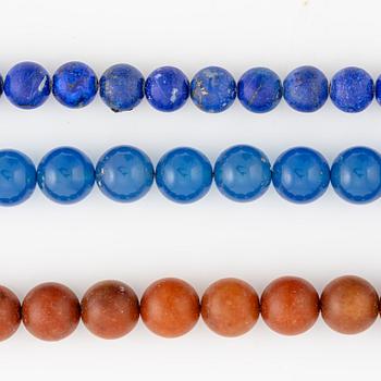 Ole Lynggaard, crown lock 18K gold, with three stone collets with prongs.