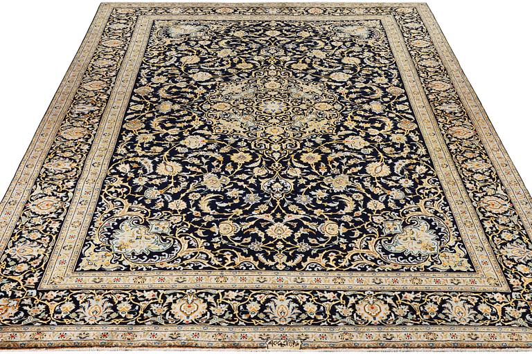 Matta, Keshan, ca. 376 x 266 cm.
