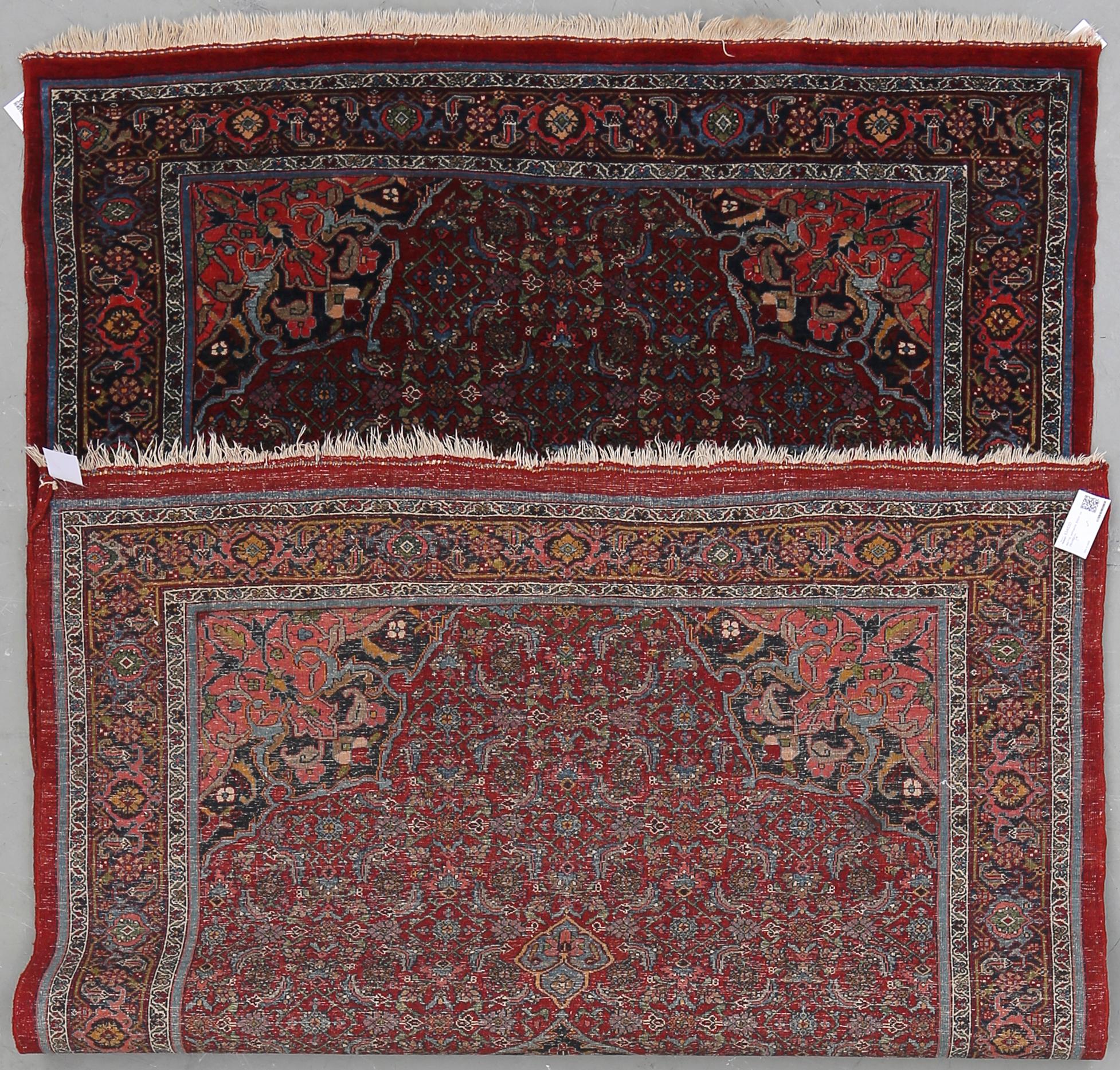 MATTA, semiantik, Bidjar, ca 215x140 cm.