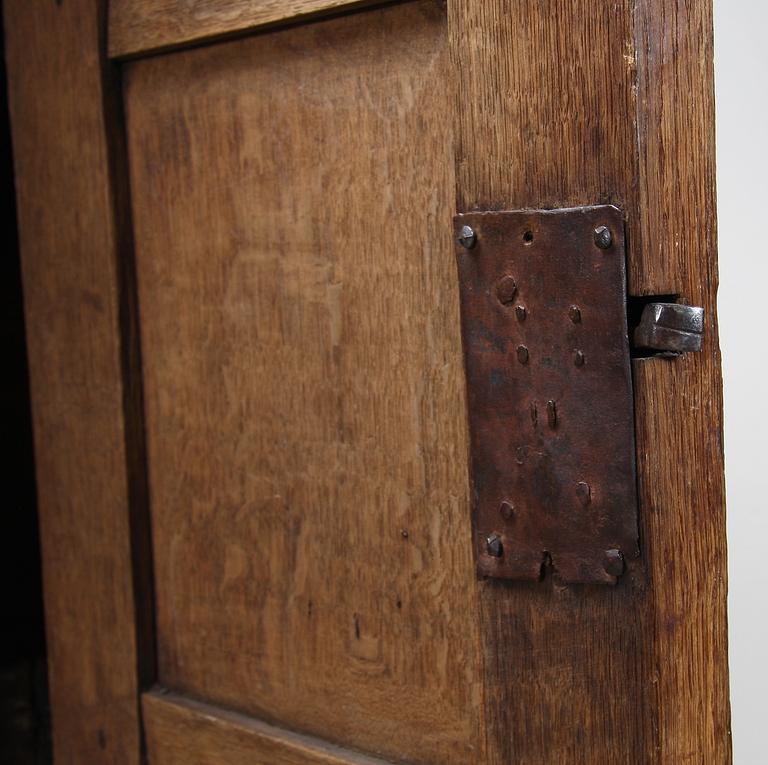 SKÅP, renässansstil, delvis 1700-tal.