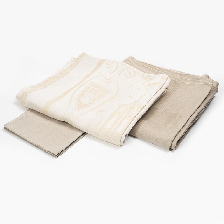 Ingrid Dessau, among others, tablecloths, 2 pcs including one "Nobel" and napkins, a pair, Klässbols Linen Weaving.