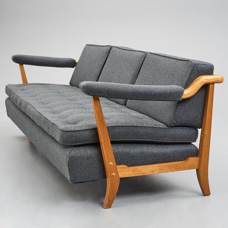 Sten Blomberg, A Swedish Modern sofa and an easy chair for Meeths, 1940's.