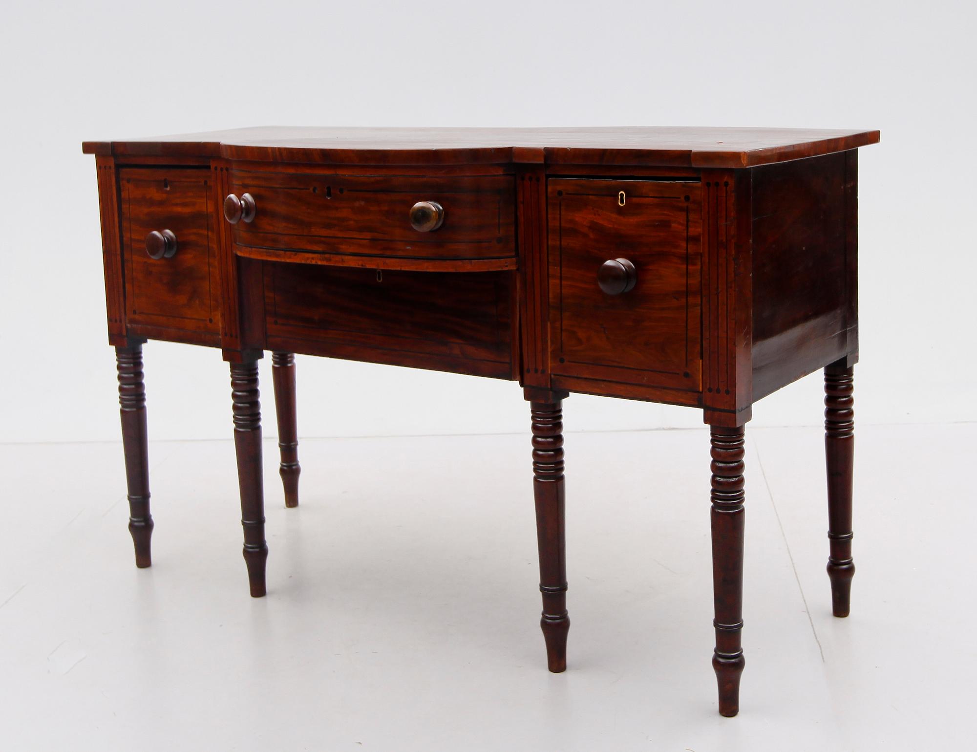 SIDEBOARD, England, 1900-talets första hälft.