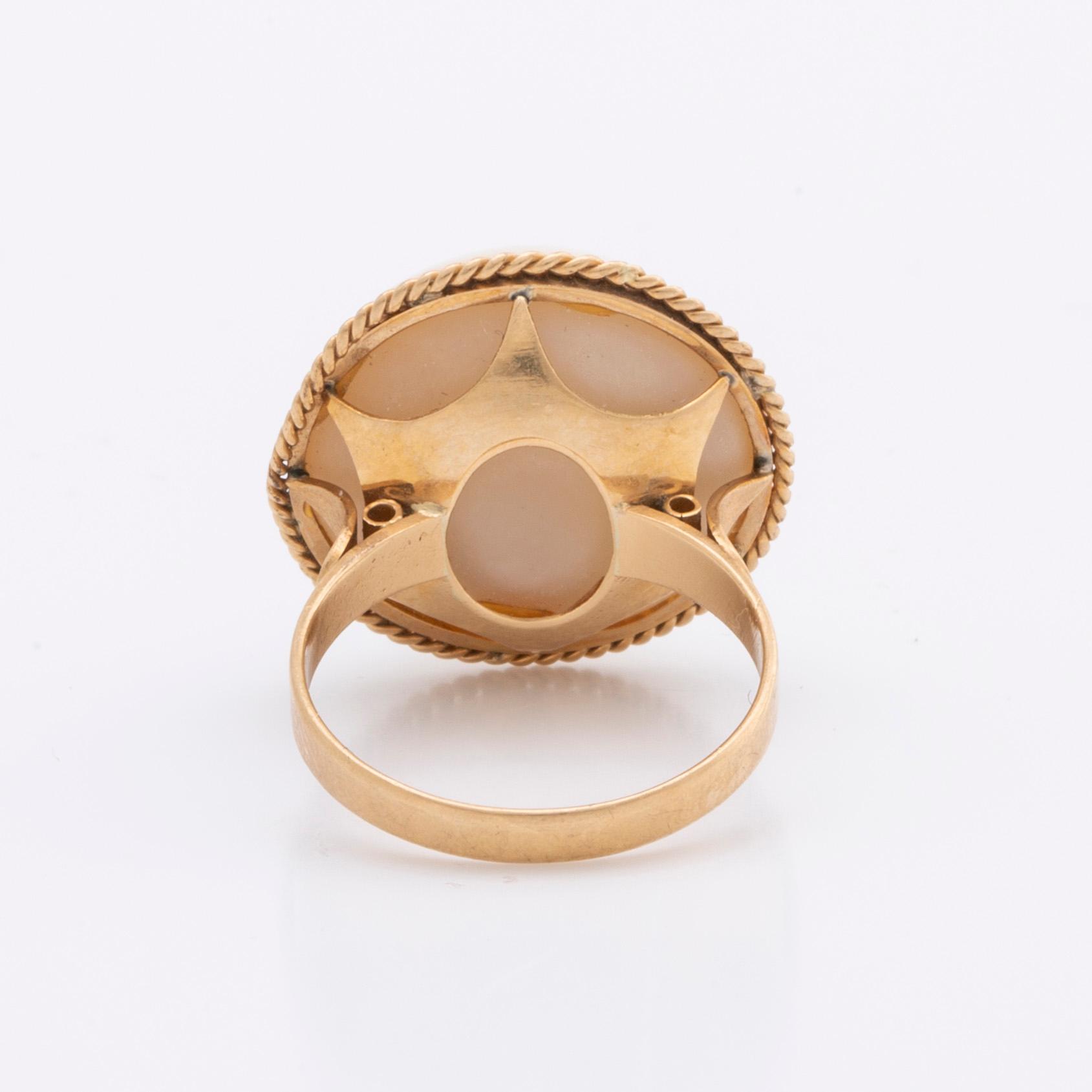 RING and EARRINGS 18K gold mabé-pearls approx 20 mm.