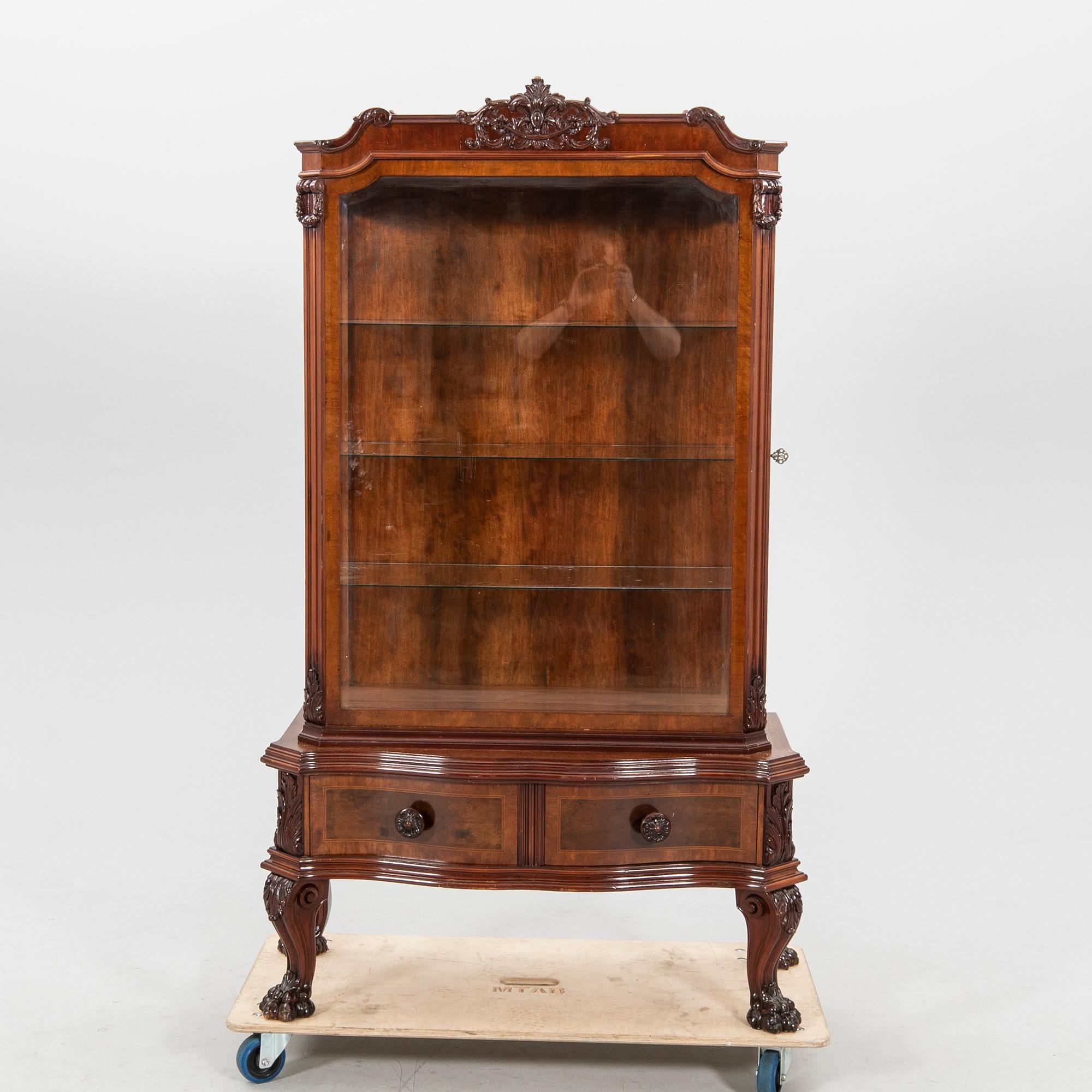 Display Cabinet in Louis XV Style, Mid/Late 20th Century.