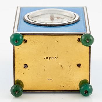 Cartier, reseur i förgyllt silver och emalj samt originaletui, Frankrike tidigt 1900-tal.