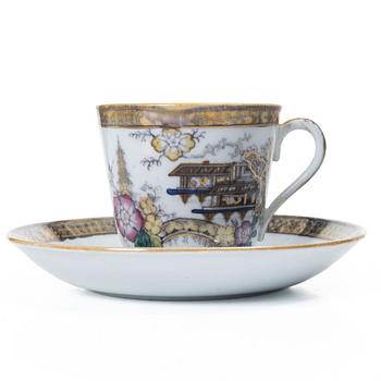 A Swedish "Japan" creamware dinner service, Rörstrand, 1866-1925. (c. 80 pieces).