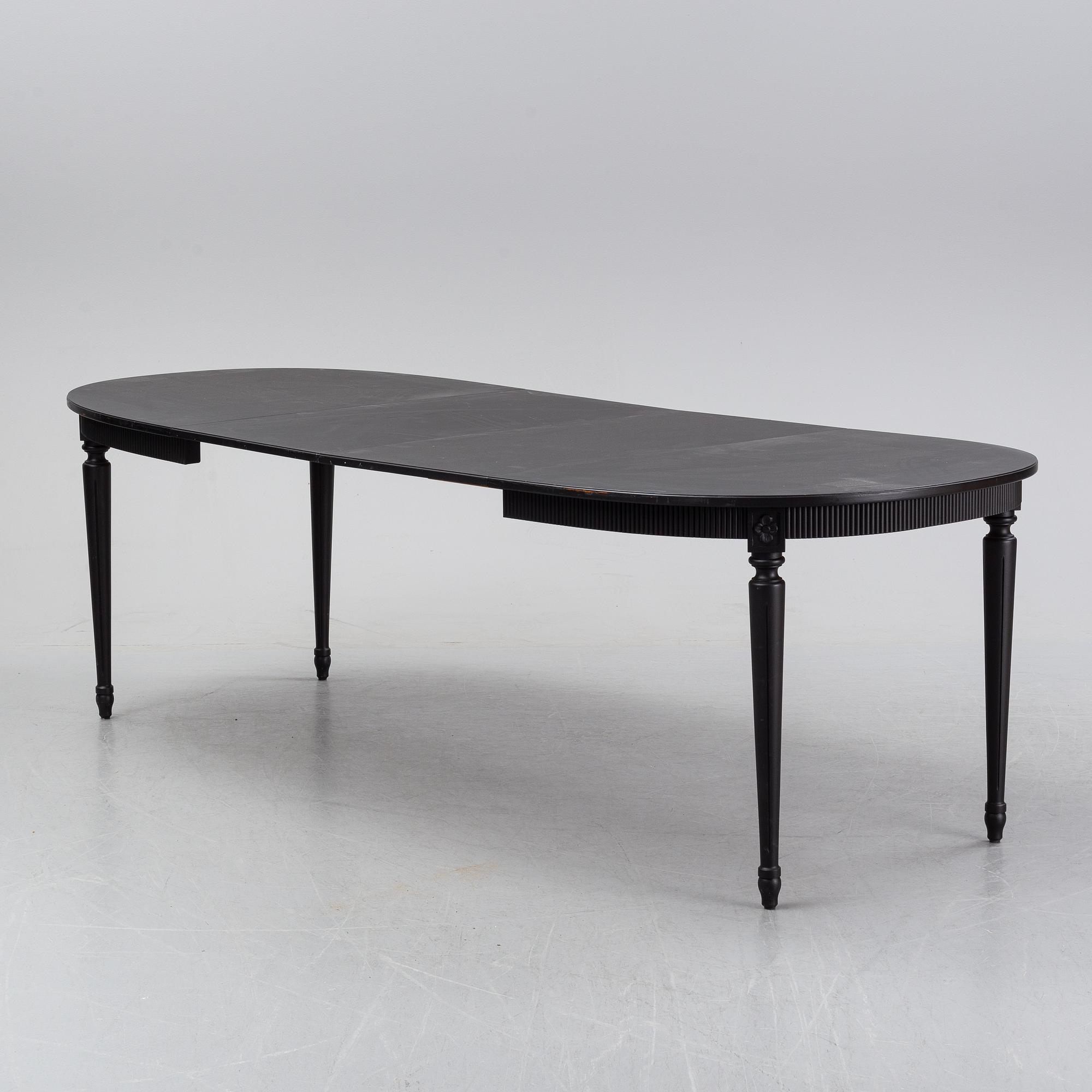 A painted Gustavian style dining table, second half of the 20th Century.