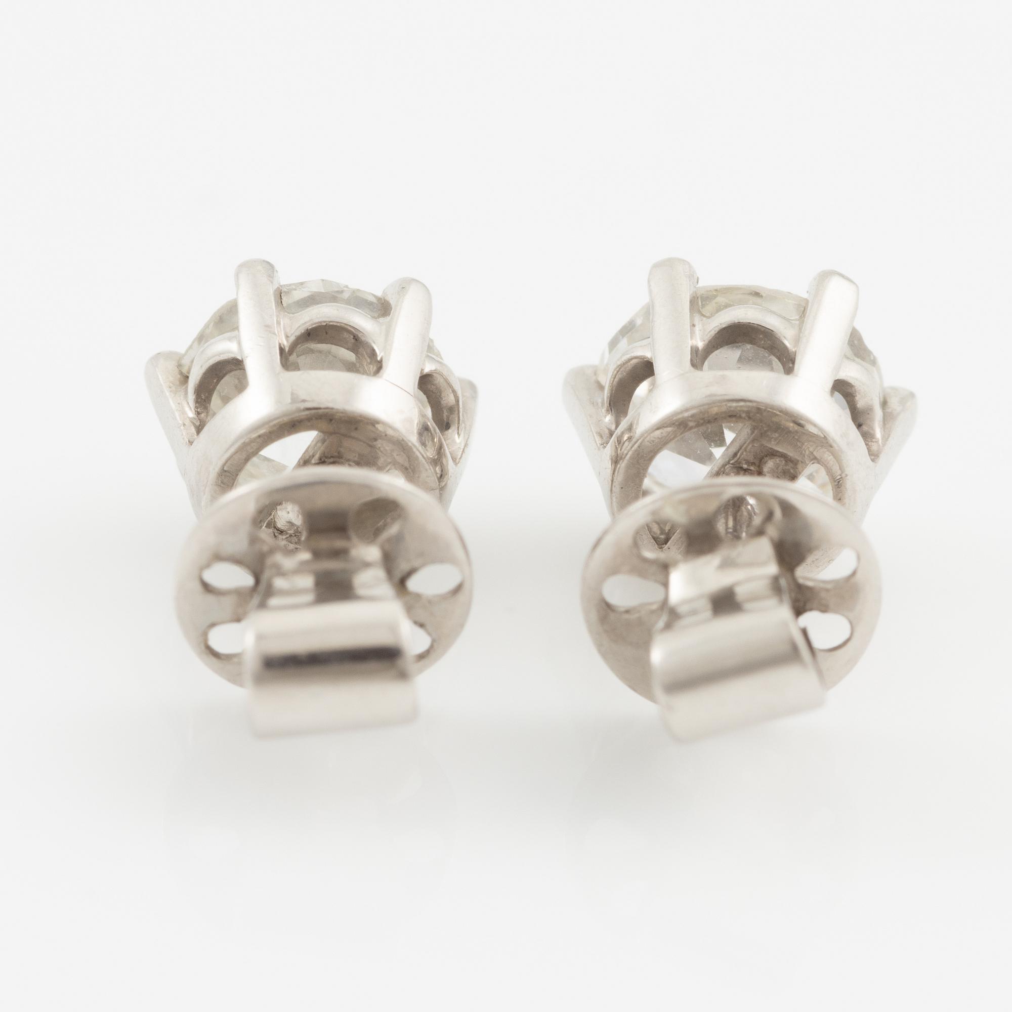 Earrings, a pair, Atelier ajour, platinum with old-cut diamonds.