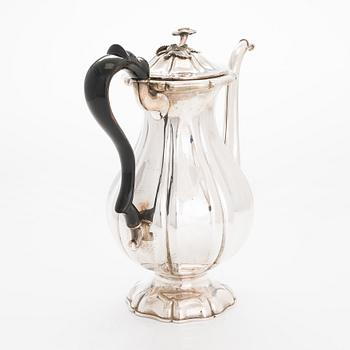 Gustaf Folcker, kaffekanna, silver, Stockholm 1844. Nyrokoko.