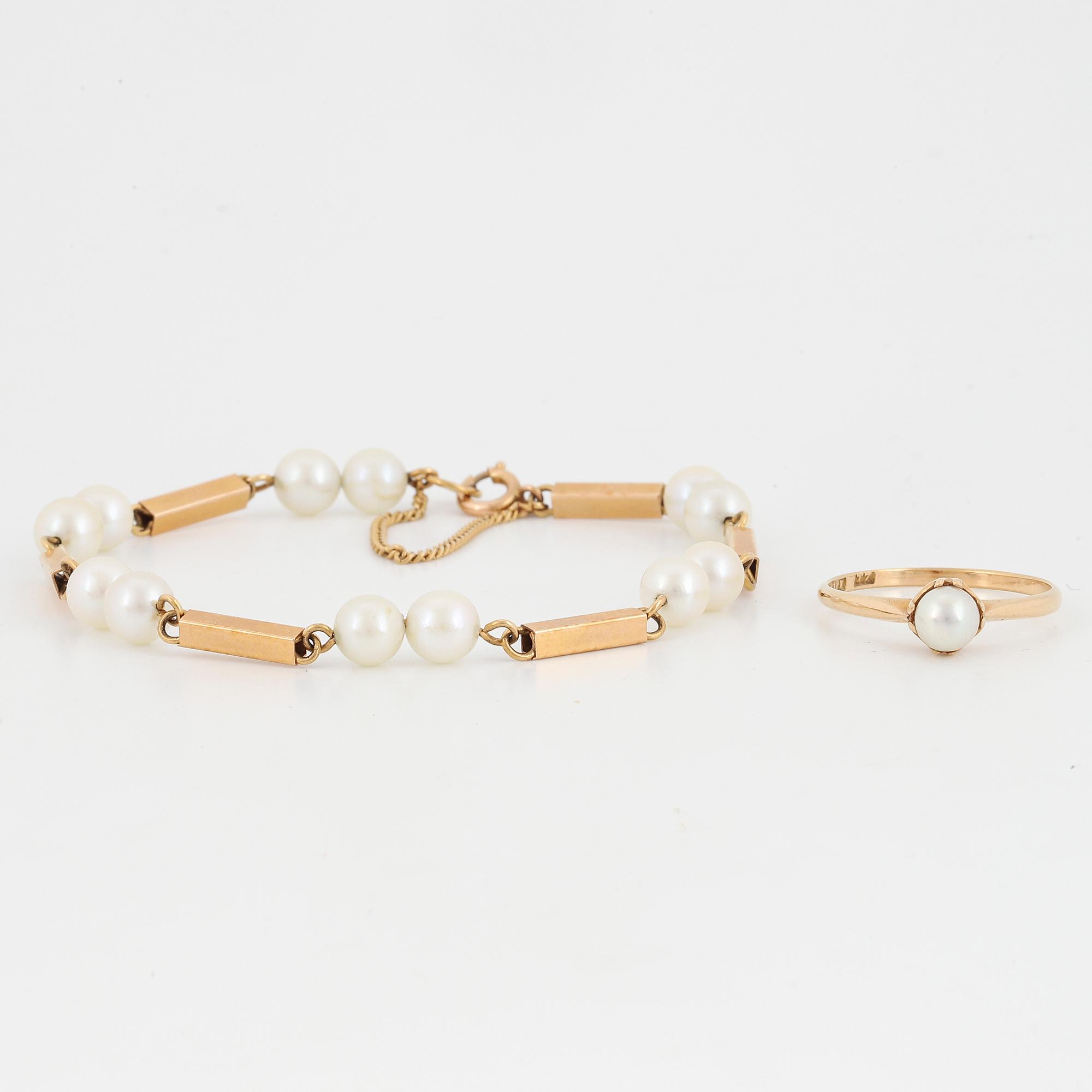 18K gold pearl bracelet and ring.