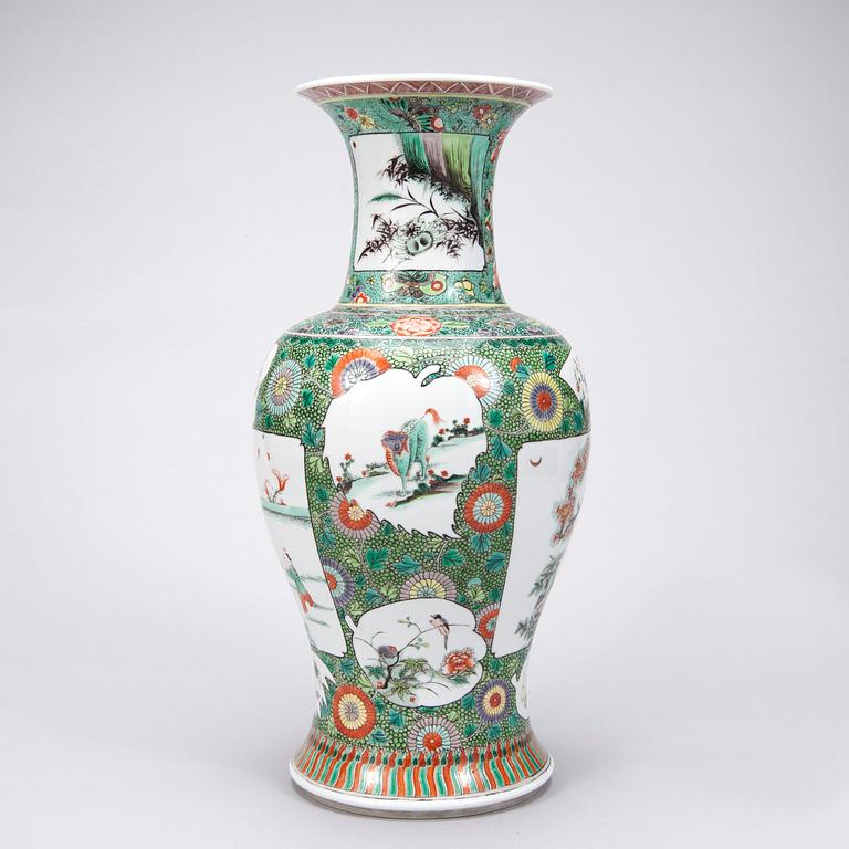 VAS, porslin, Kina tidigt 1900-tal.