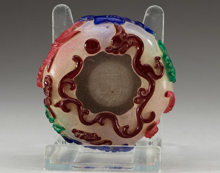 A four coloured Peking-glass brush washer pot, Qing dynasty with seal mark.