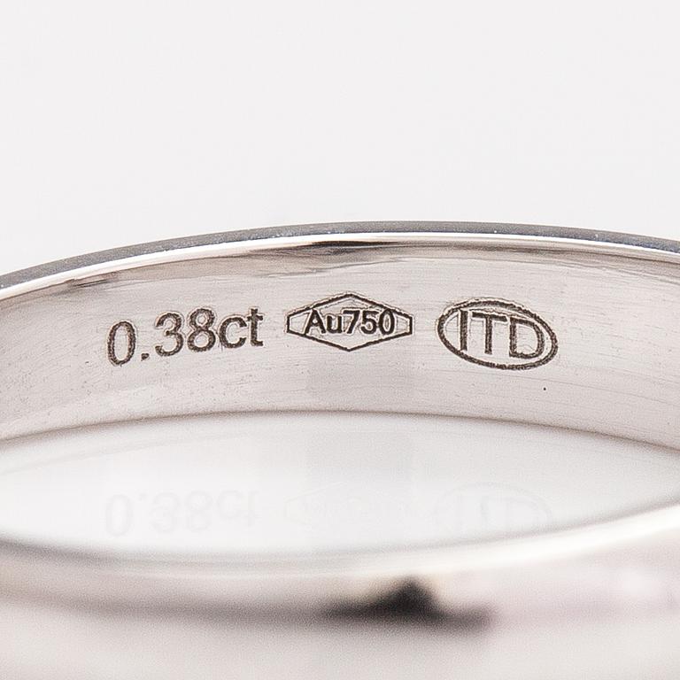 An 18K white gold ring with diamonds ca. 0.38 ct in total.