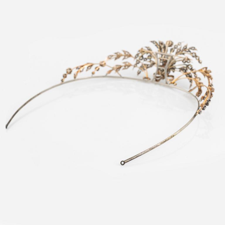 Brosch/tiara.