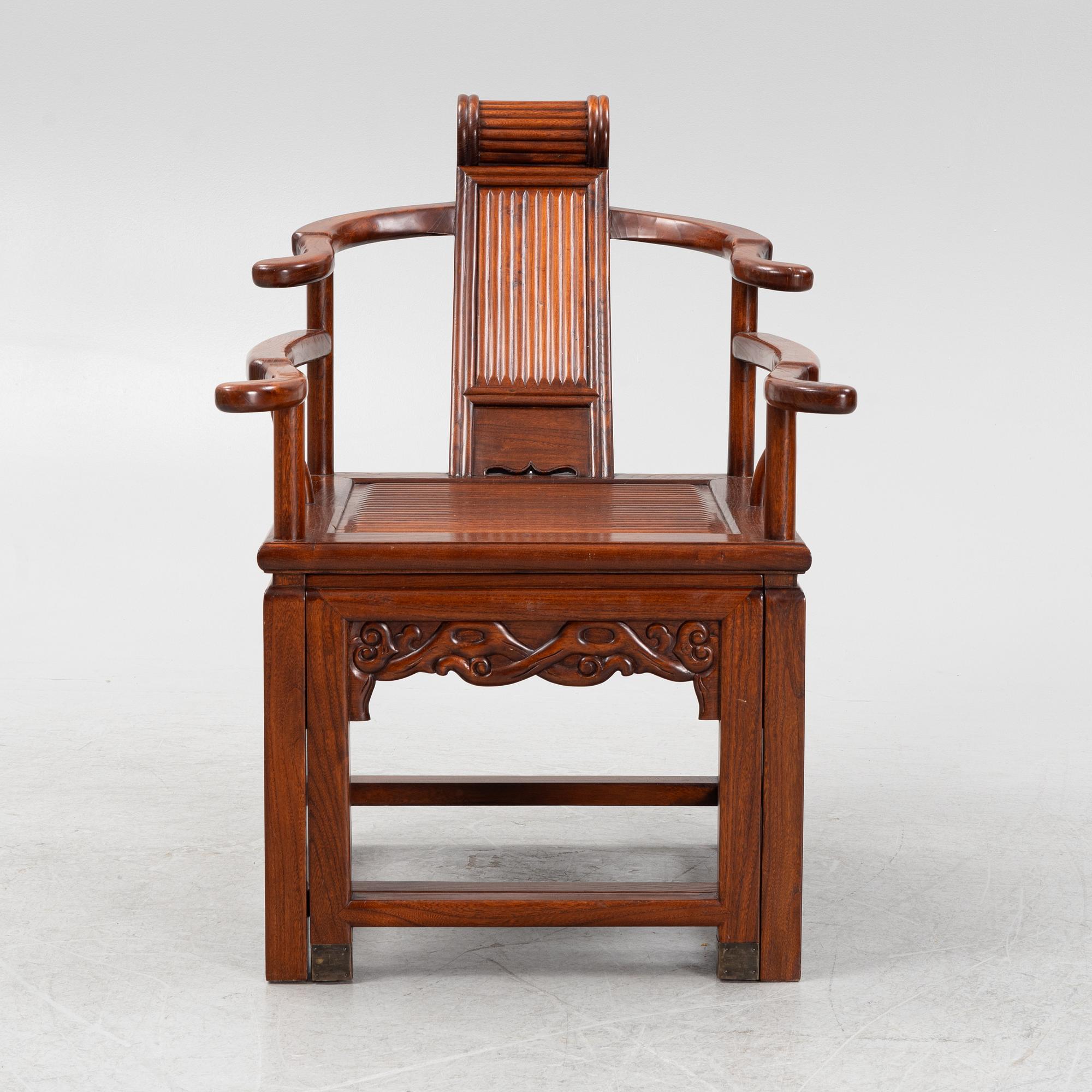 A hardwood resting chair, 20th century.
