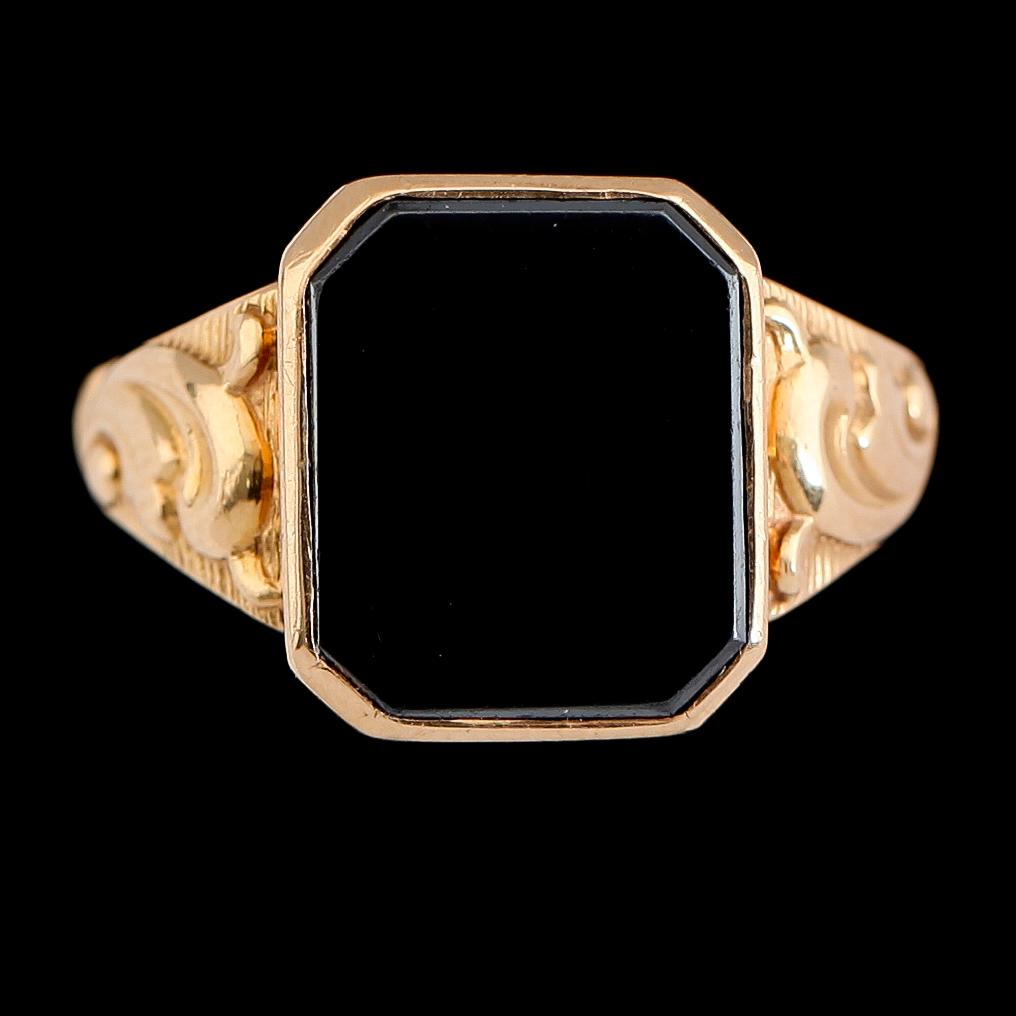 KLACKRING, 18K guld, svenska stämplar KG 1959. Onyx. Vikt ca 7 g.