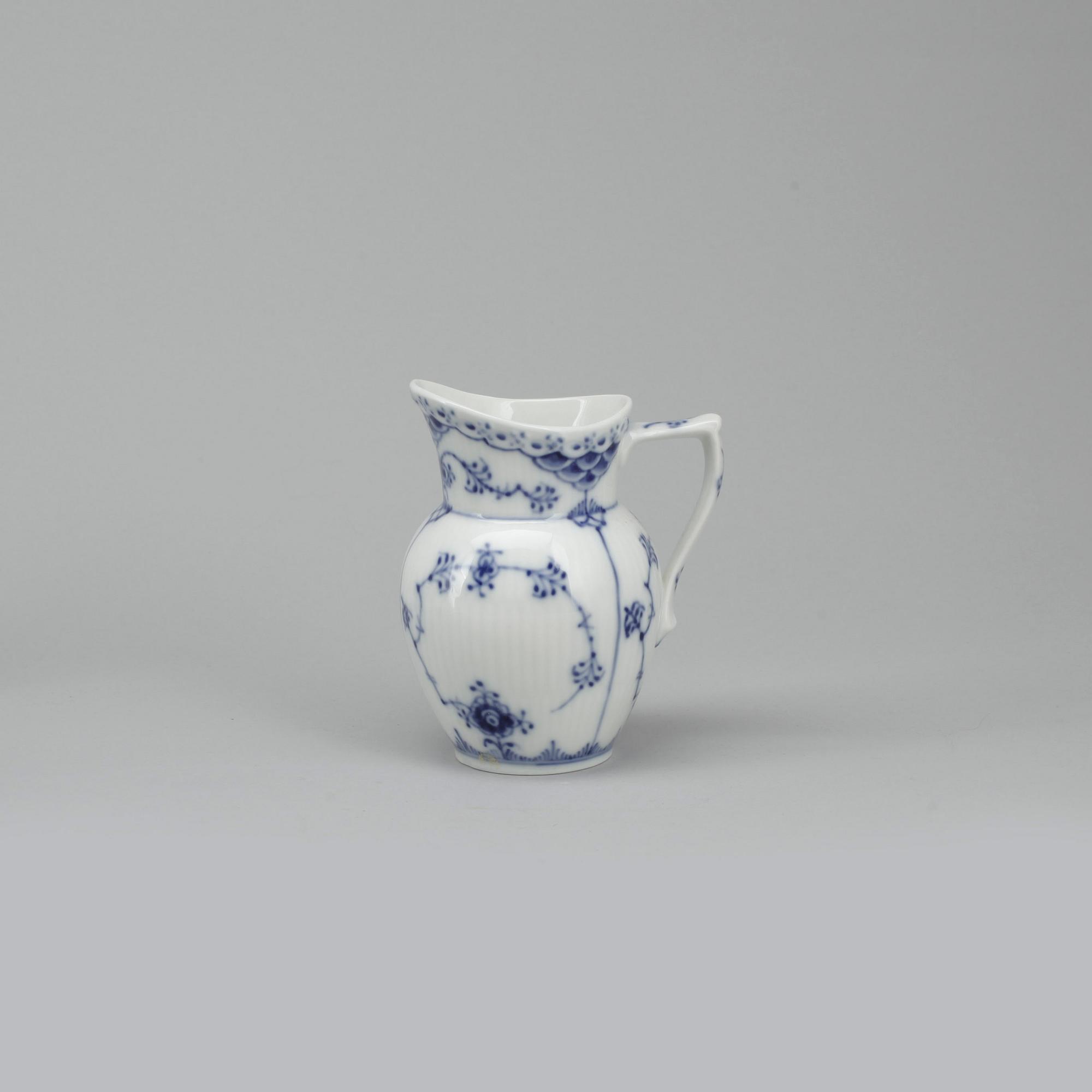 KAFFESERVIS, 69 delar, porslin, "Musselmalet", Royal Copenhagen, 1900-talets andra hälft.