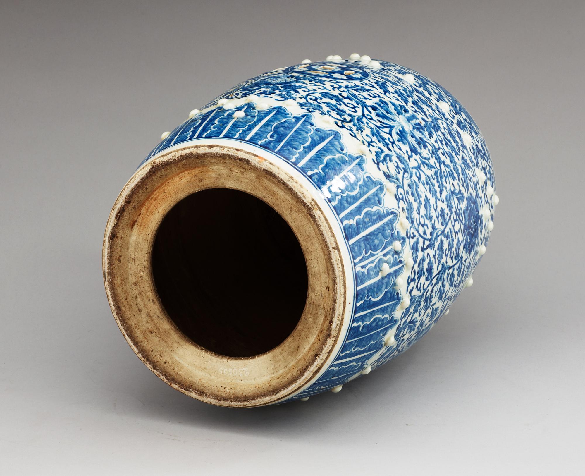 TRÄDGÅRDSPALL, porslin. Qing dynastin, 1800-tal.