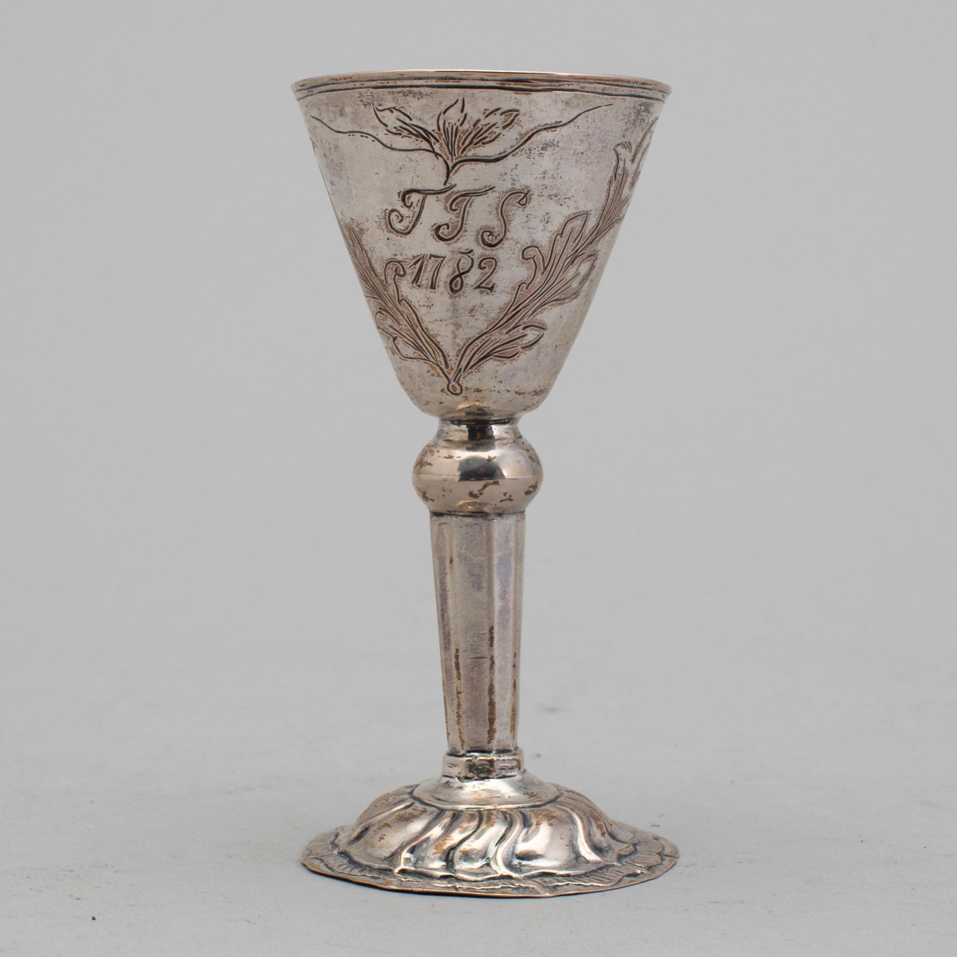 A 18th century silver cup, unmarked.