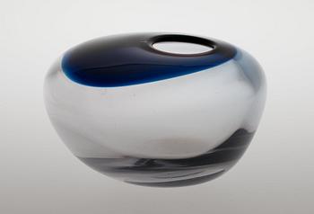 Timo Sarpaneva, A GLASS SCULPTURE.