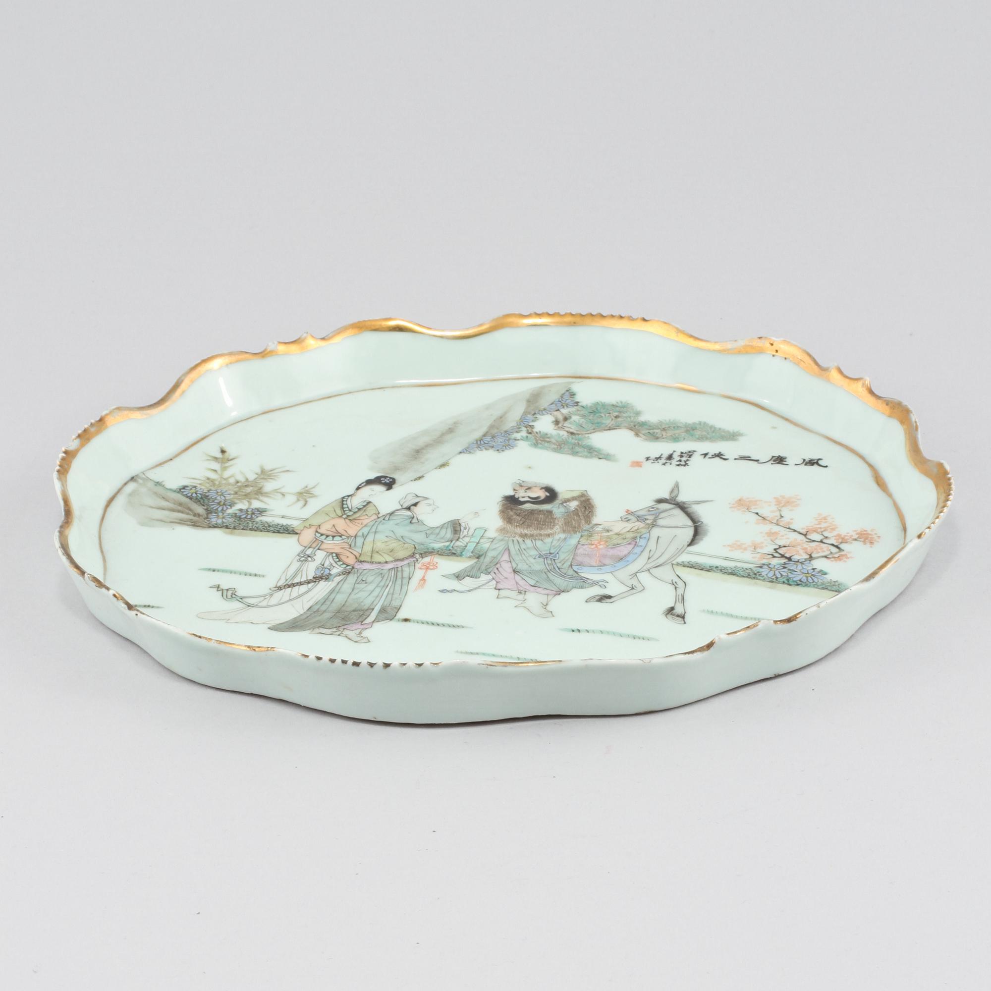 BRICKA, porslin, Kina, omkring sekelskiftet 1900.